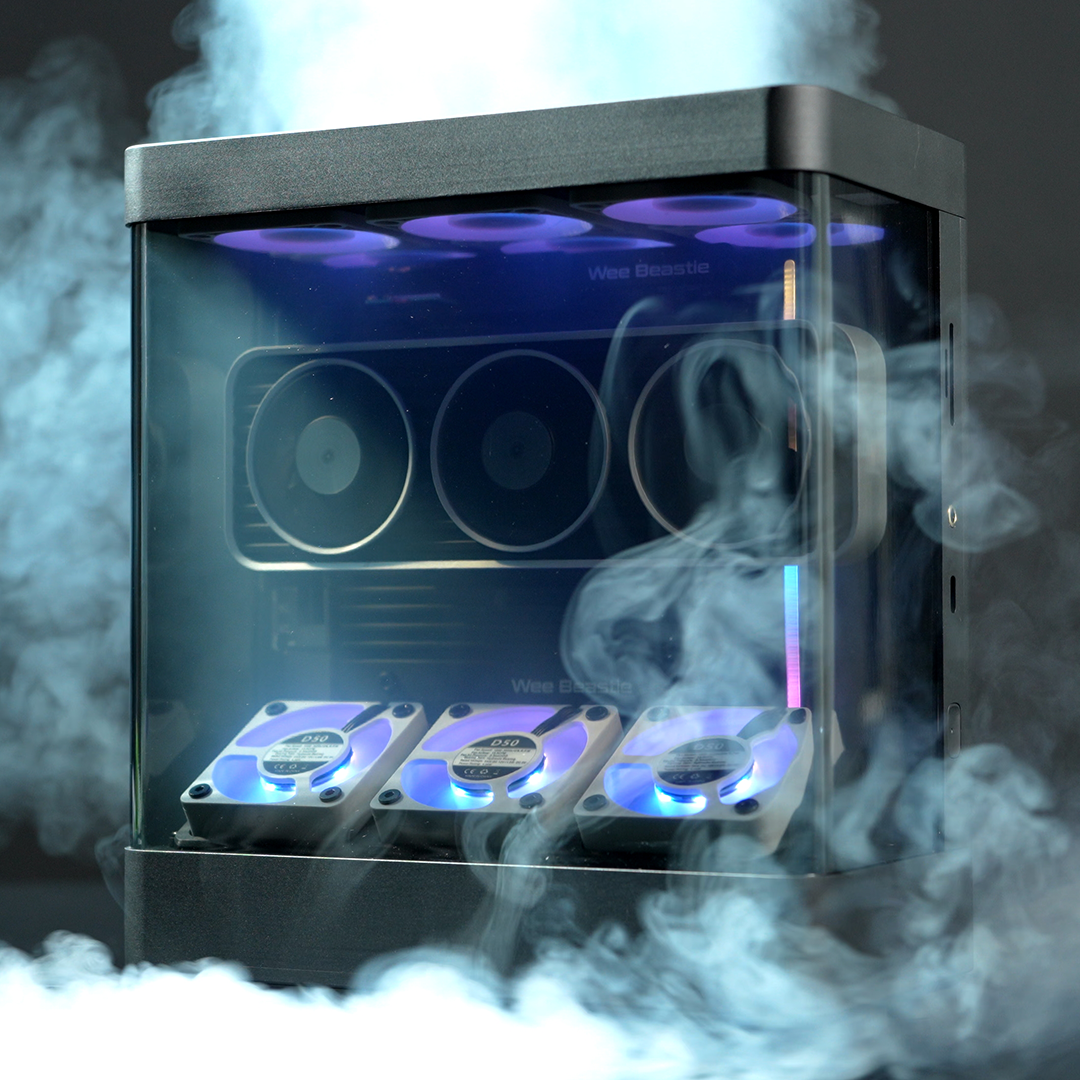 The 4.75L PC That Runs 6 Displays