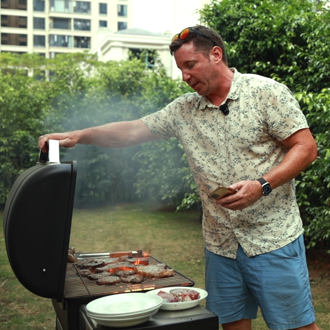 One-Click Charcoal, Oven-Precise Control