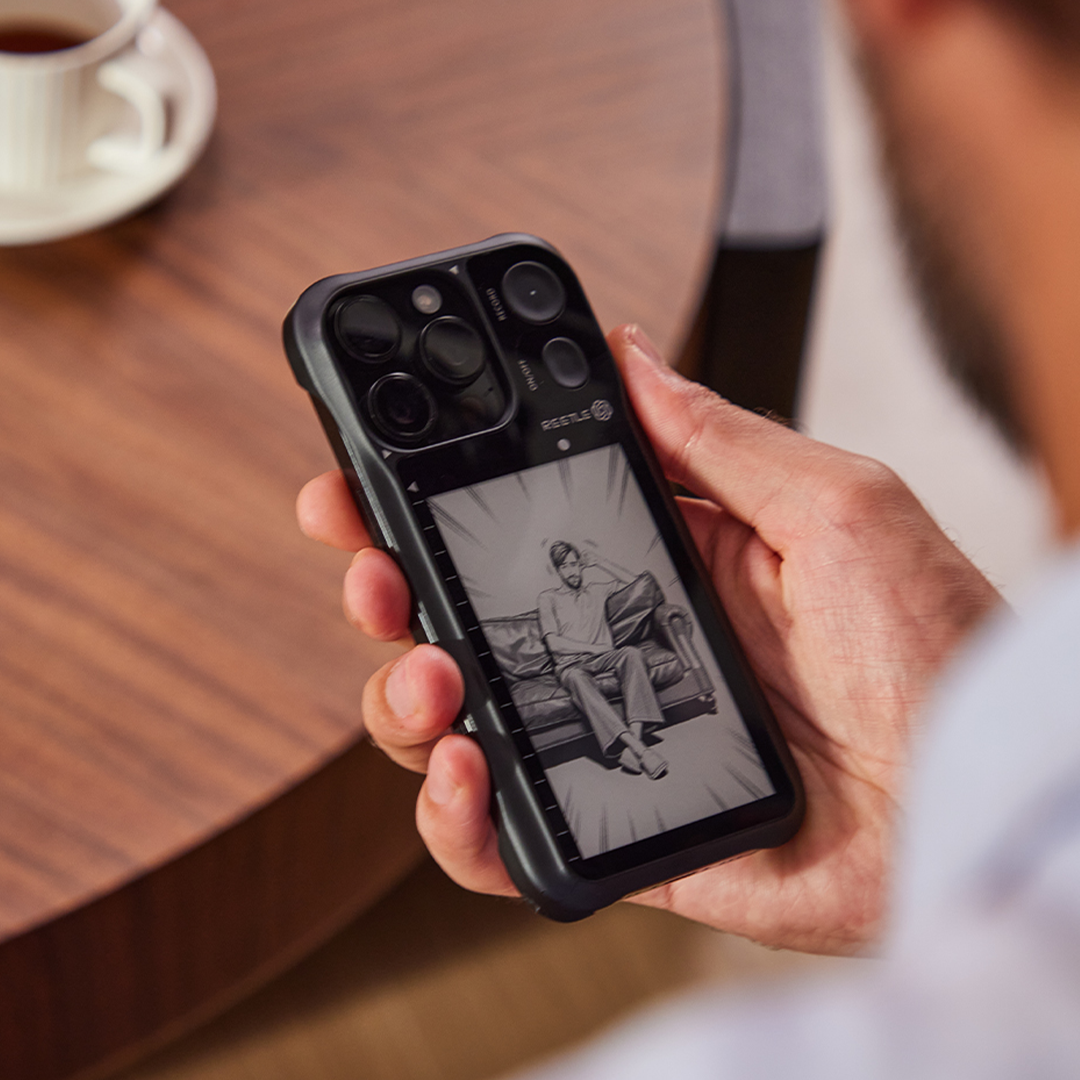 The AI E-Ink Hub For iPhone