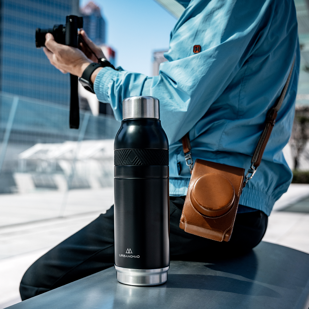 Vacuum-Insulated Water Bottle With A Surprise Twist