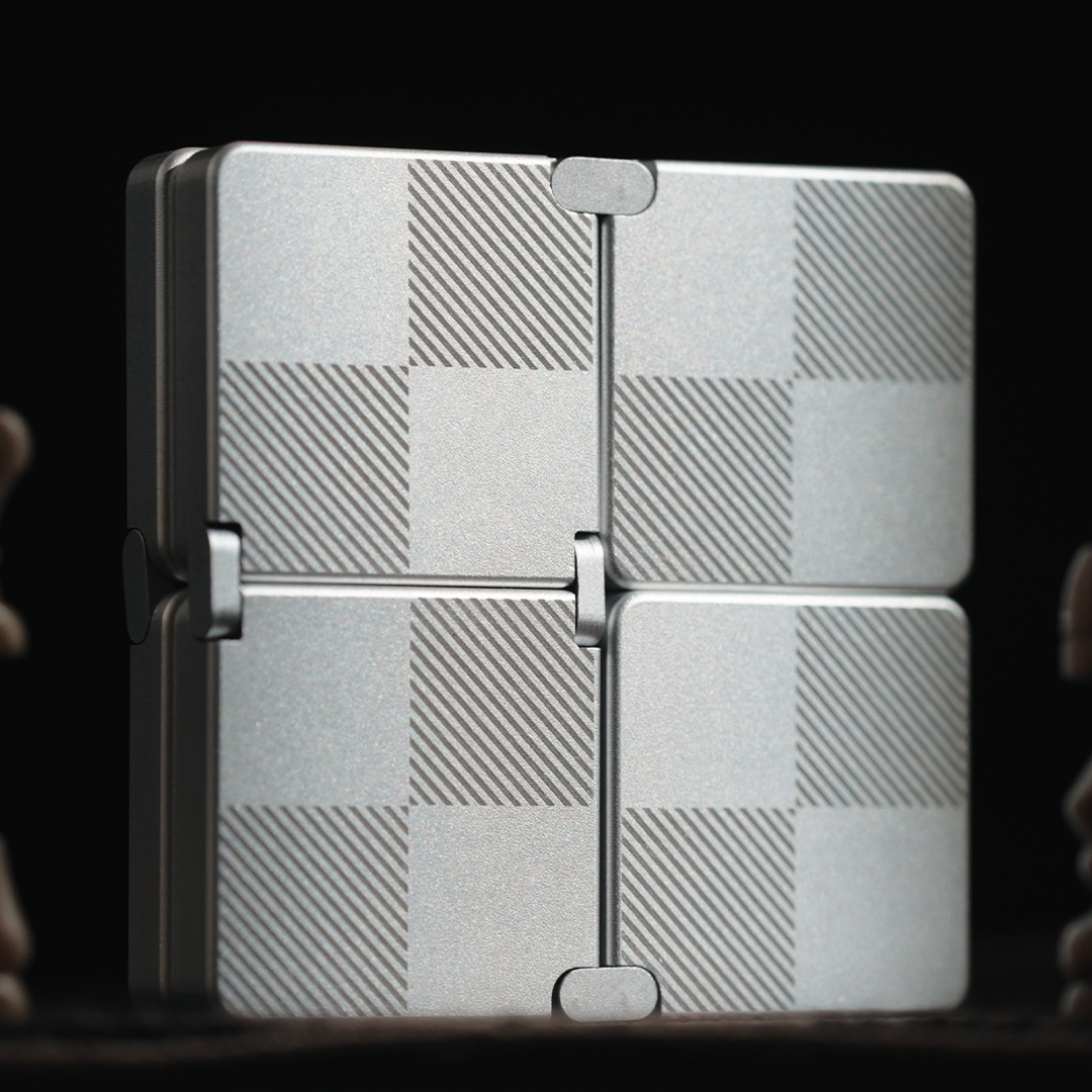 Infinitely Foldable Pocket Chessboard