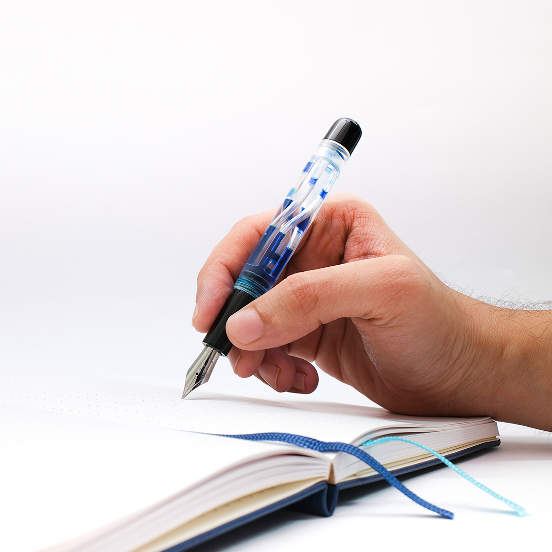 Fountain Writing With Visible Flow