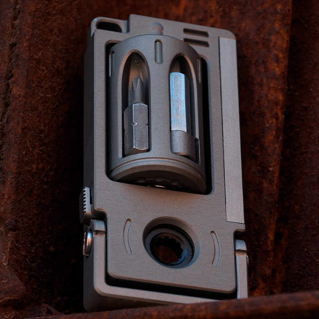 Titanium Ratchet With 5-Bit Revolver