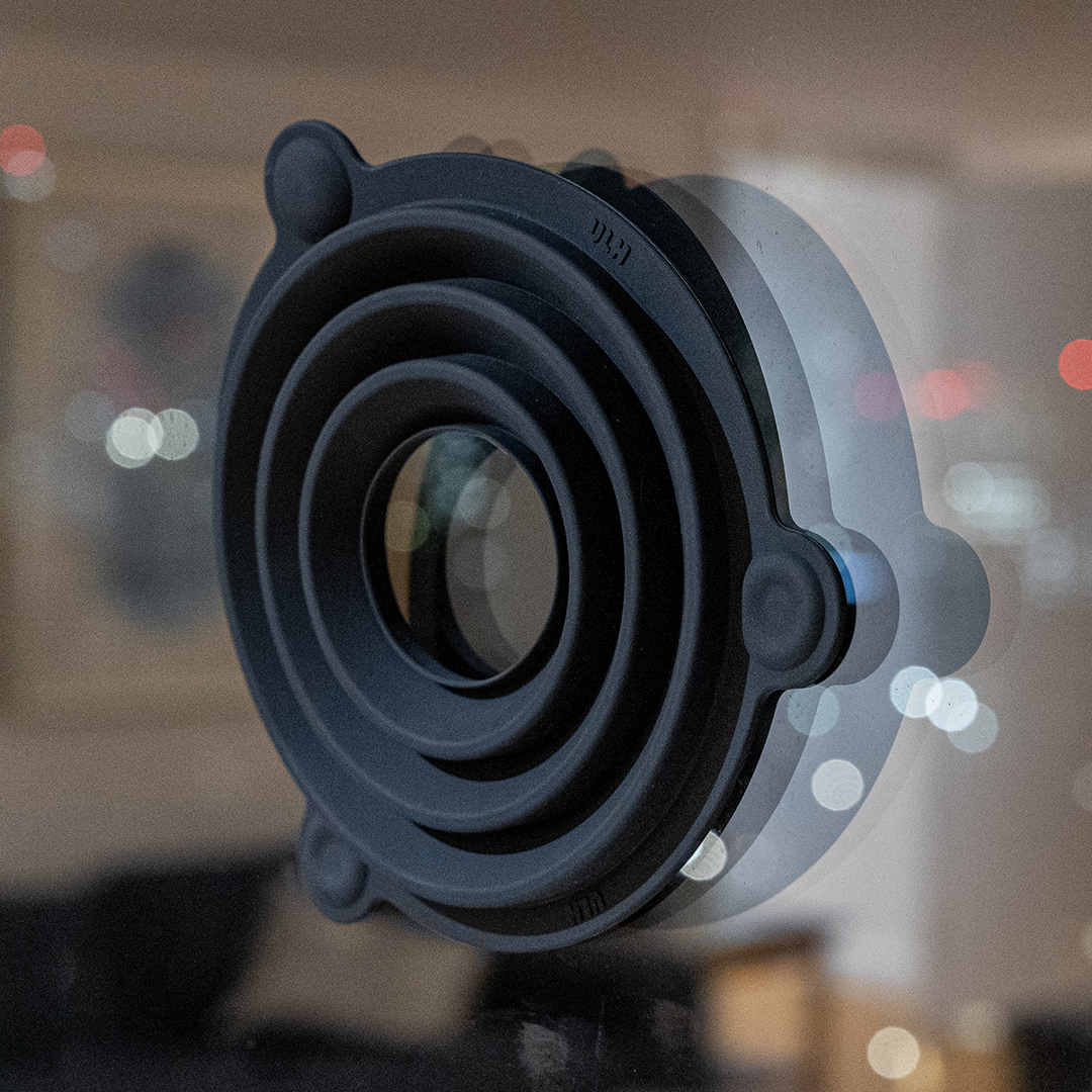 Hands-Free Lens Hood For Glare-Free Shots