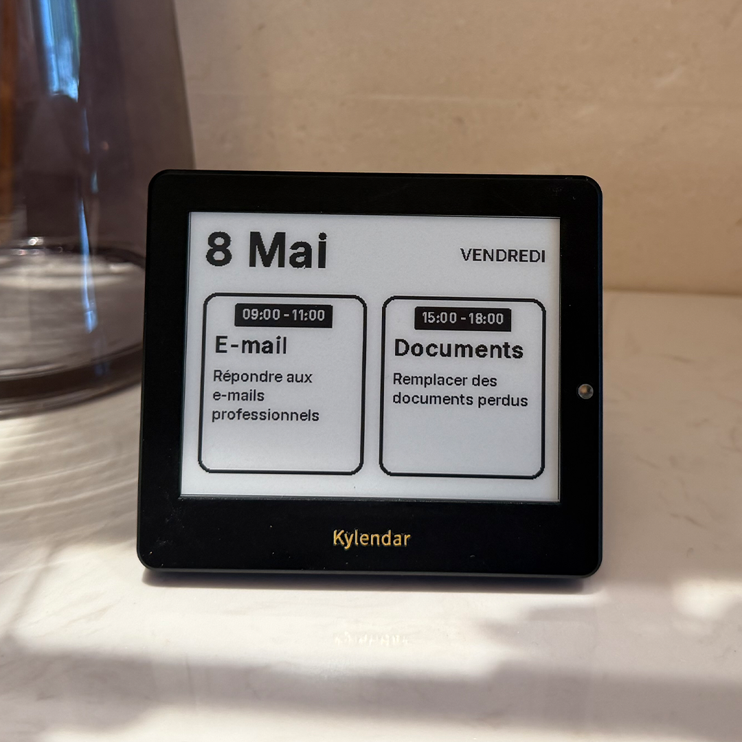 Smart E-Ink Calendar Display