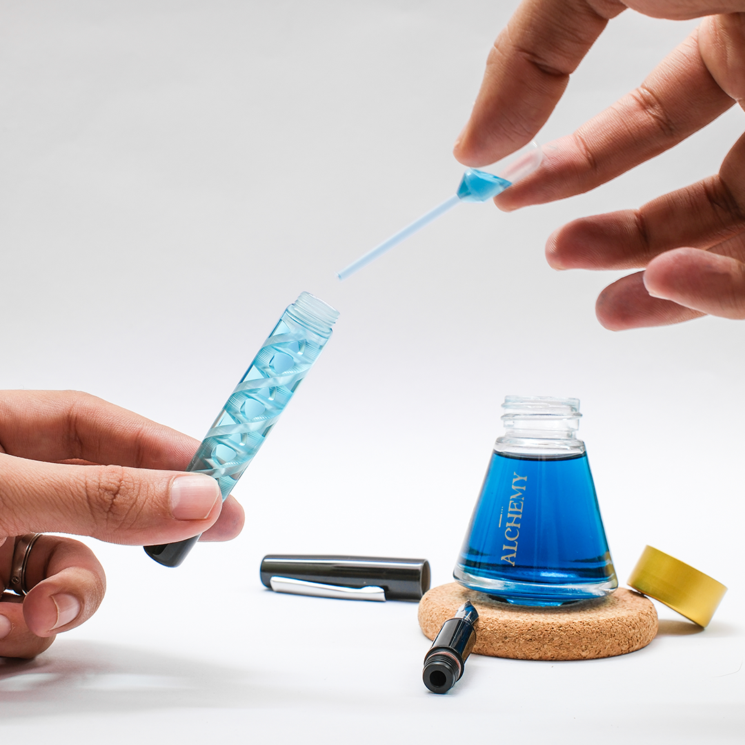 Fountain Writing With Visible Flow