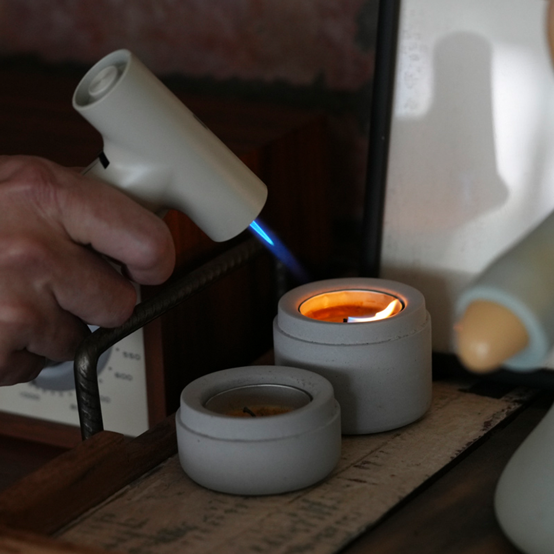 1300 degreesC Pocket Torch, One-Hand Control