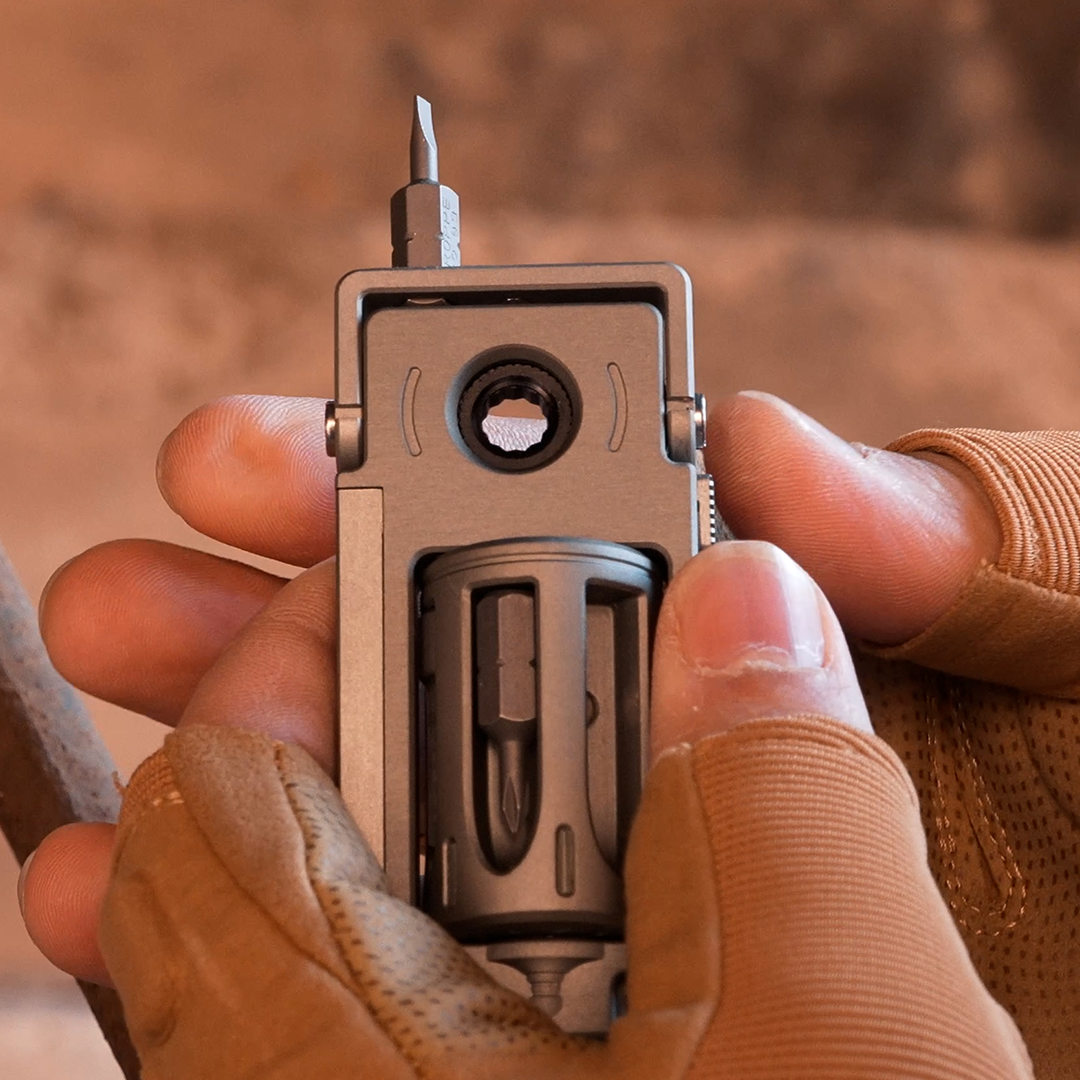 Titanium Ratchet With 5-Bit Revolver