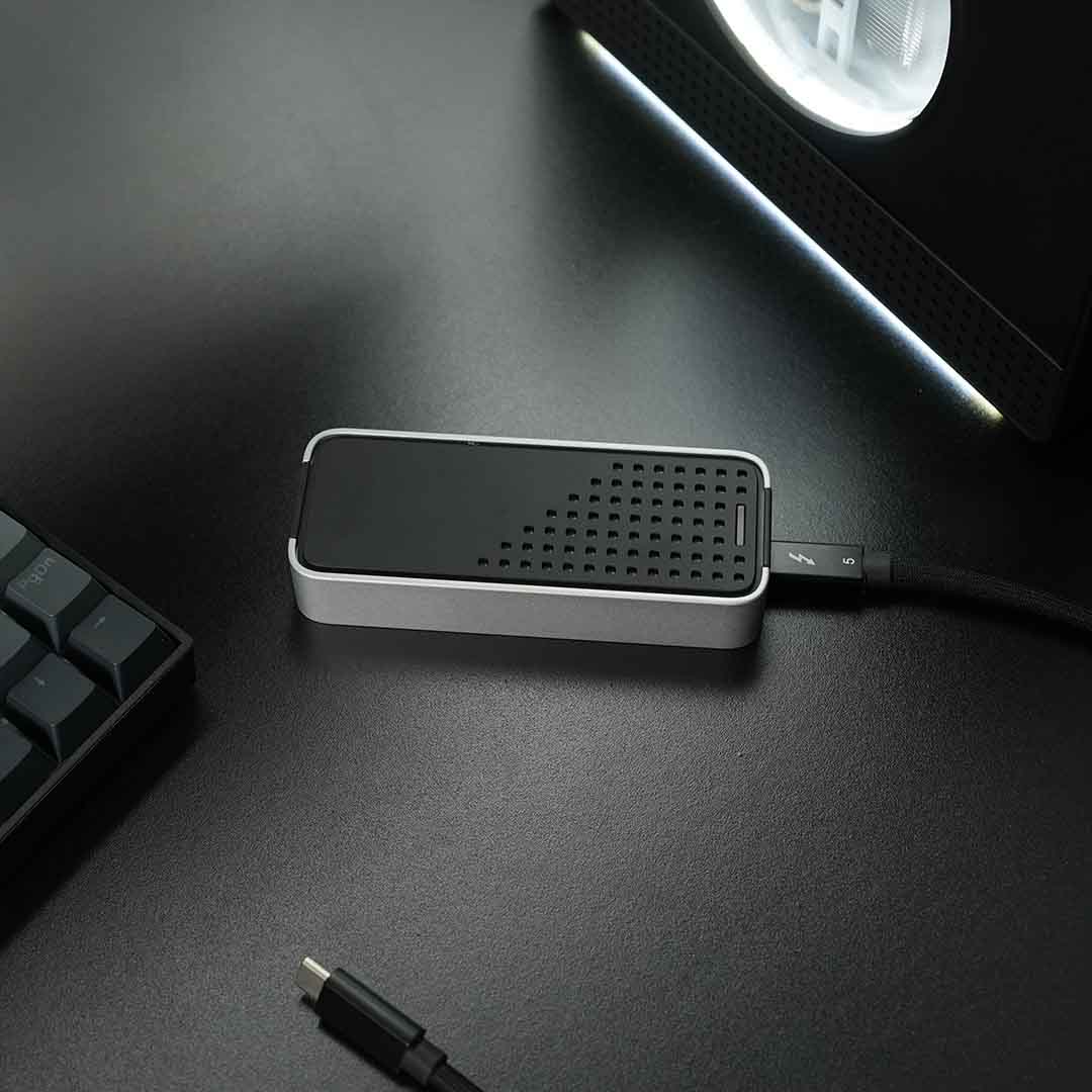 Desktop-Class eGPU With TB5+OCuLink5