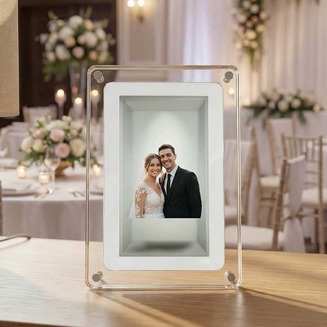 The First Consumer Holographic Photo and Video Frame
