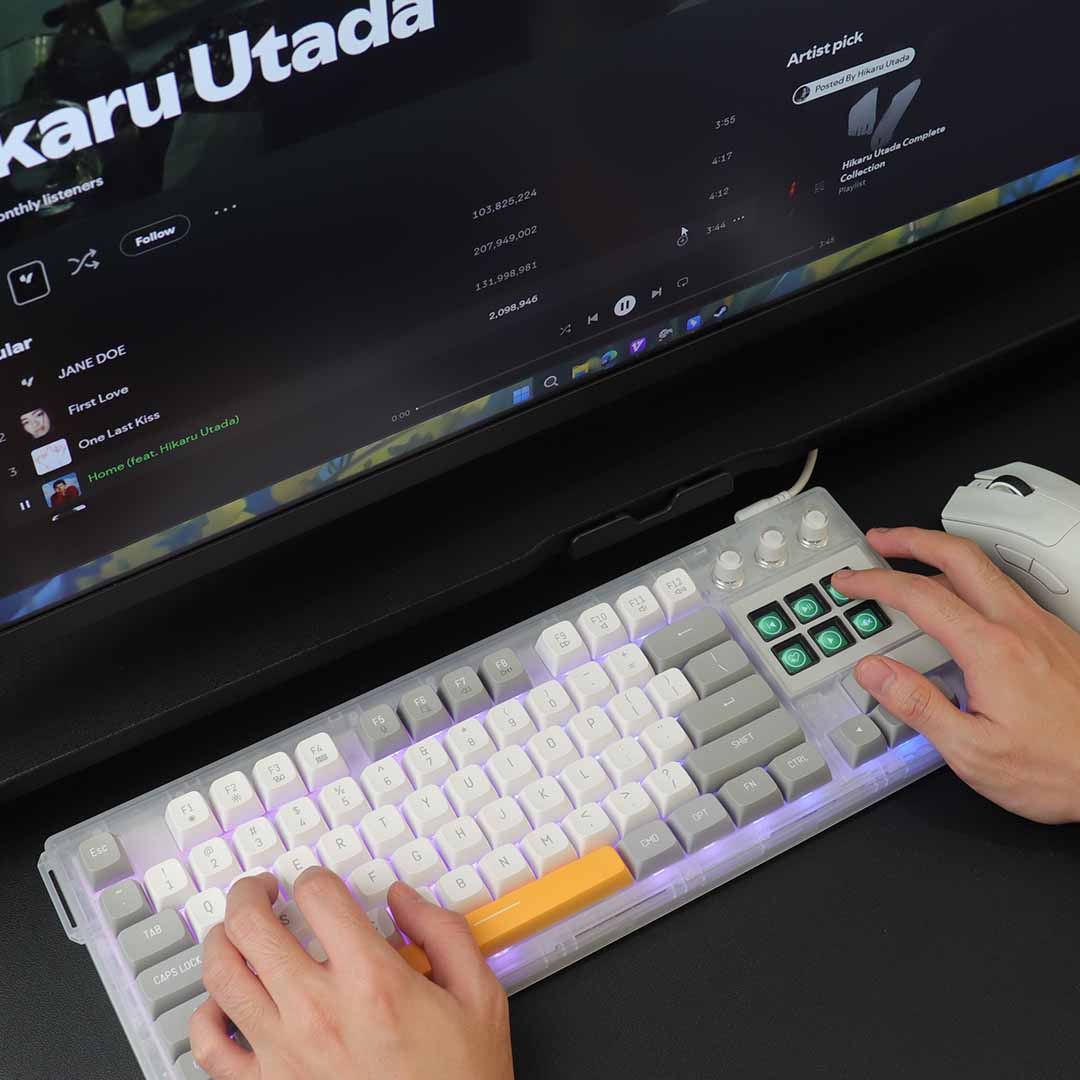 Wireless Mech Keyboard With LCD Keys