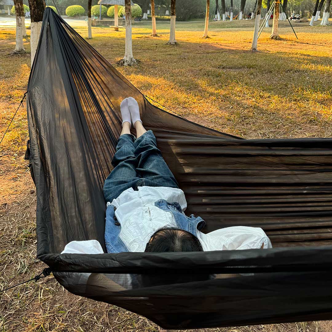 Almost Weightless Modular Hammock
