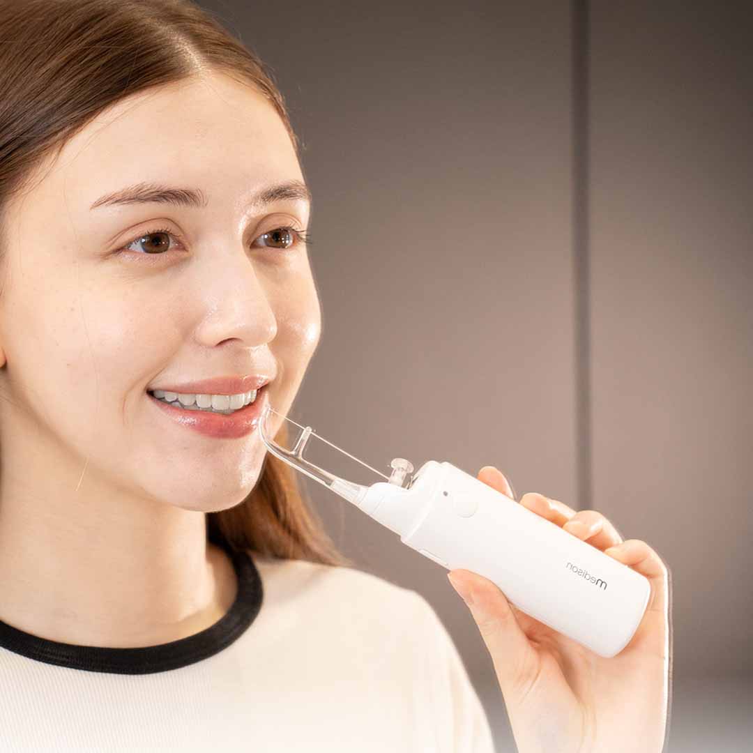 One Press. Fresh Floss Ready.