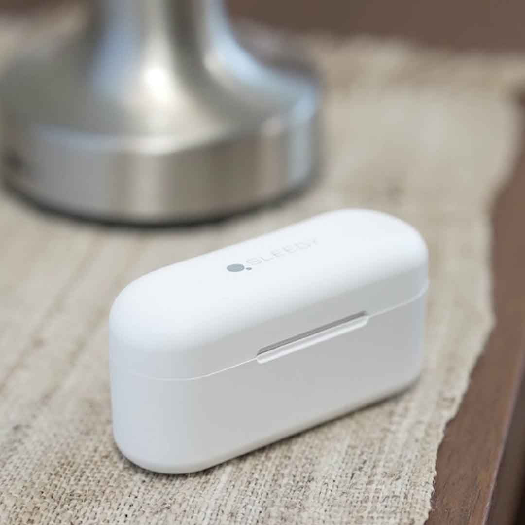 Stand-Alone Earplugs With Binaural Beats