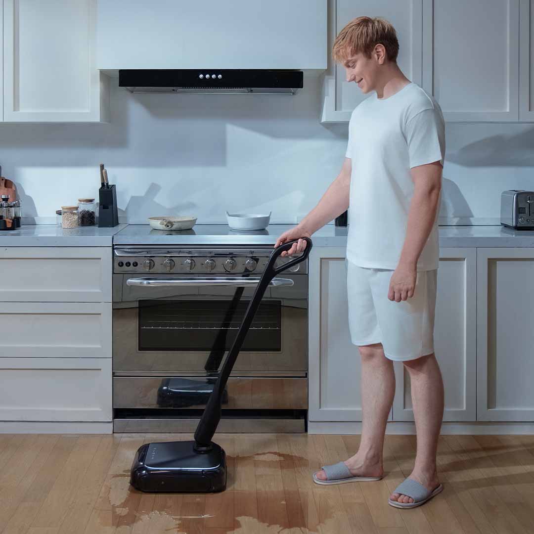 The First Dual-Form Floor Washing Robot