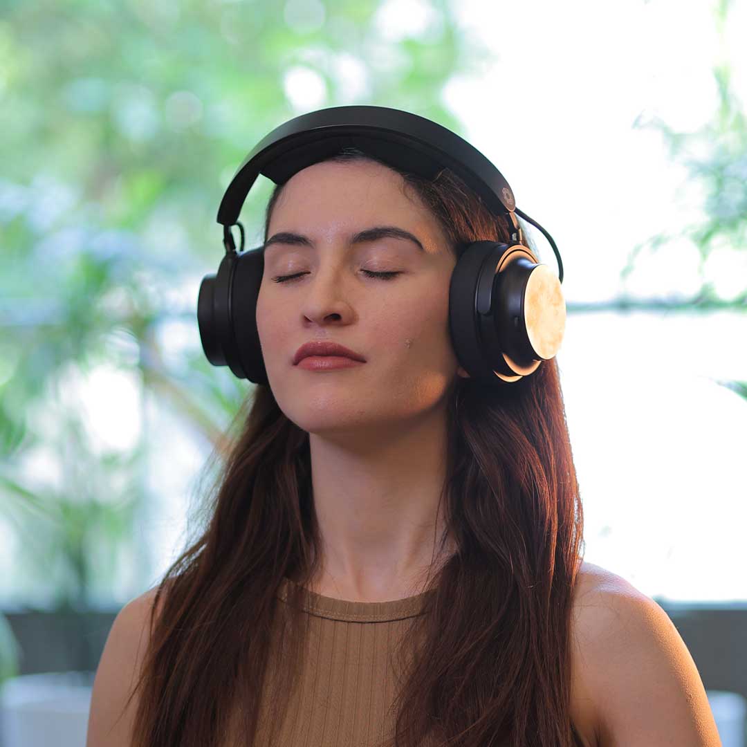 Brain-Sensing Headphones For Focus And Sleep
