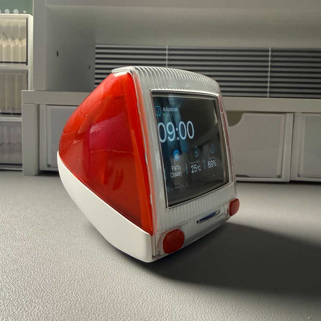Retro AI Desk Companion