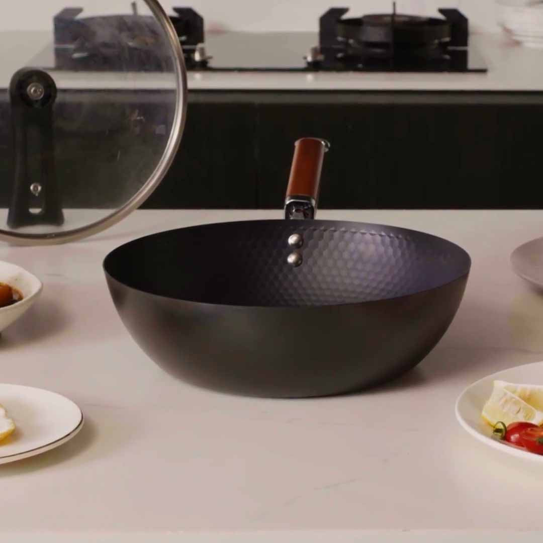 Coating-Free Nonstick Pan