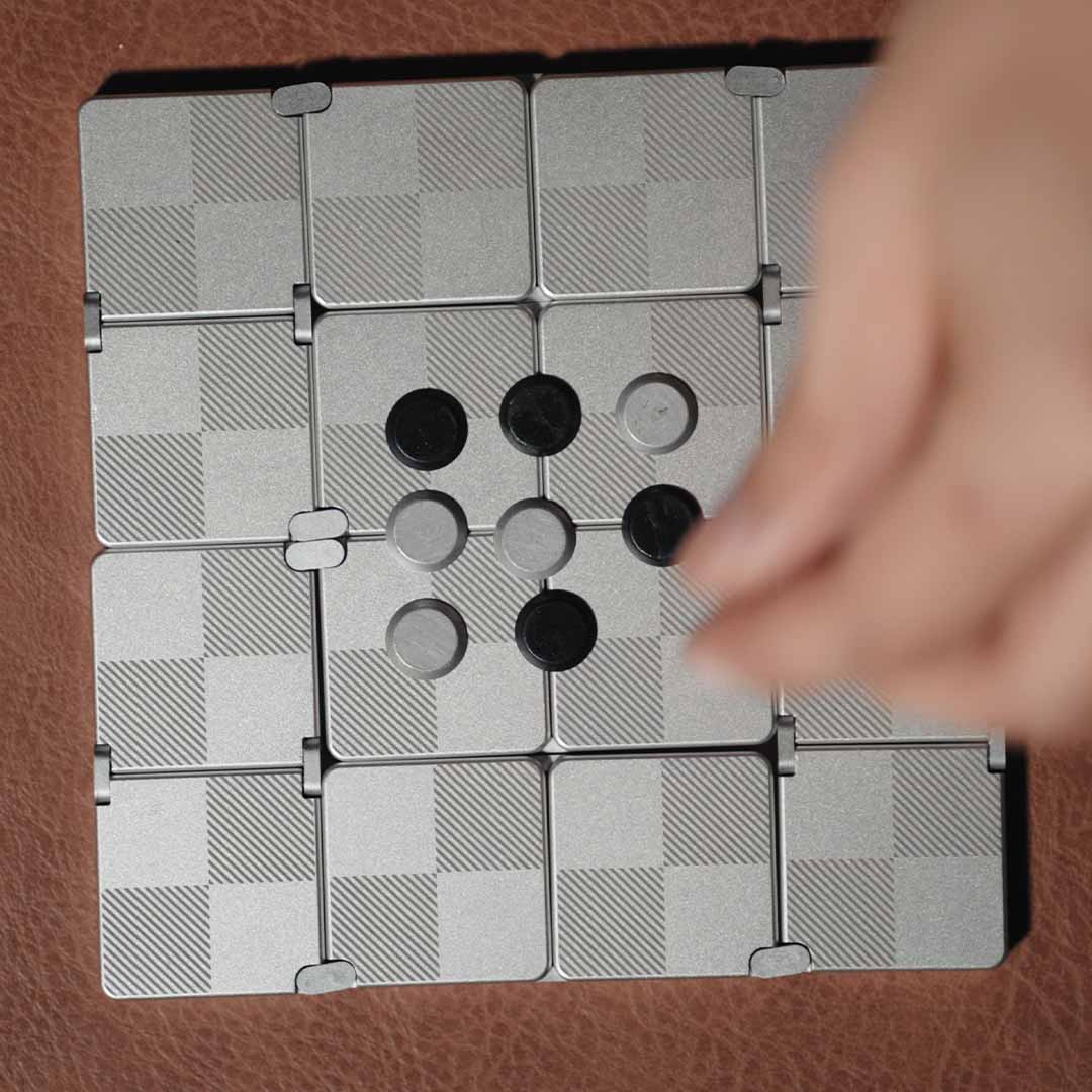Infinitely Foldable Pocket Chessboard