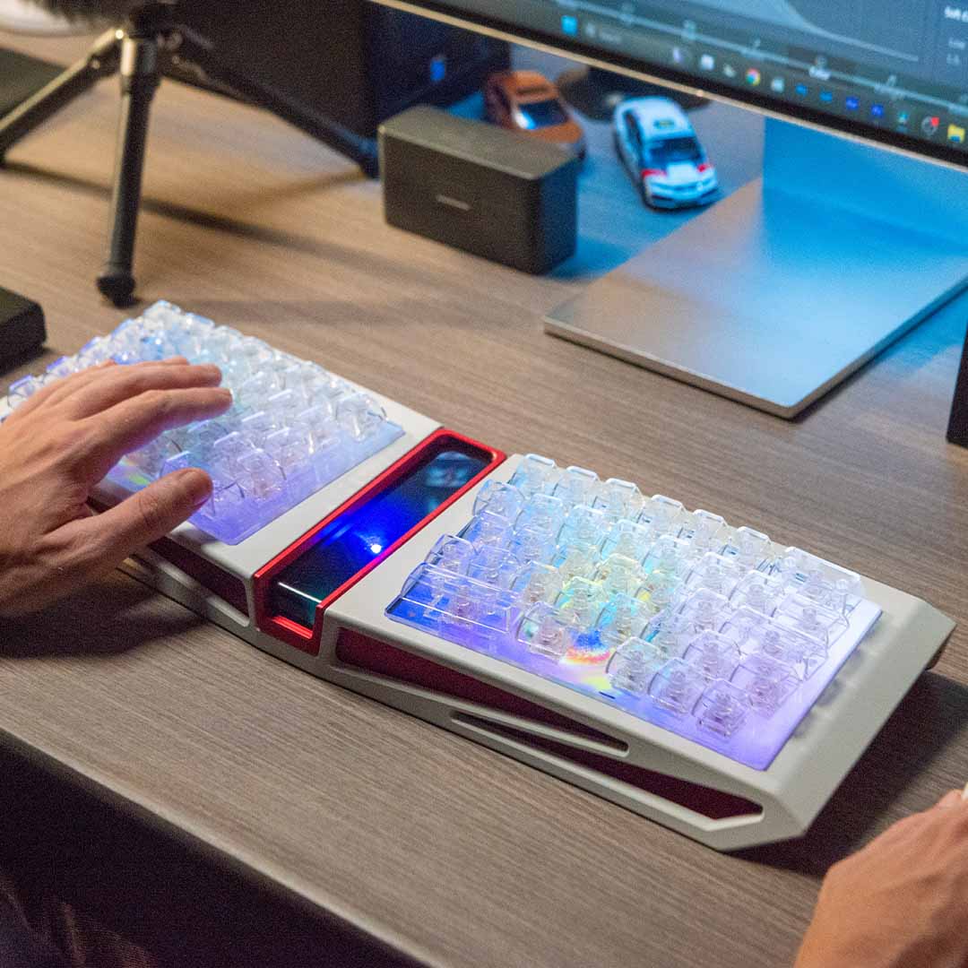 The Hall-Effect Keyboard With IPS Display