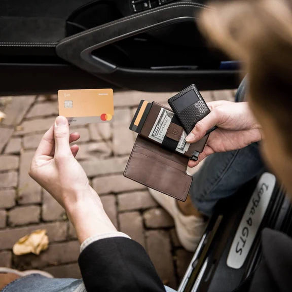 Ekster Leather Smart Wallet: Slim, Secure, and Unlosable