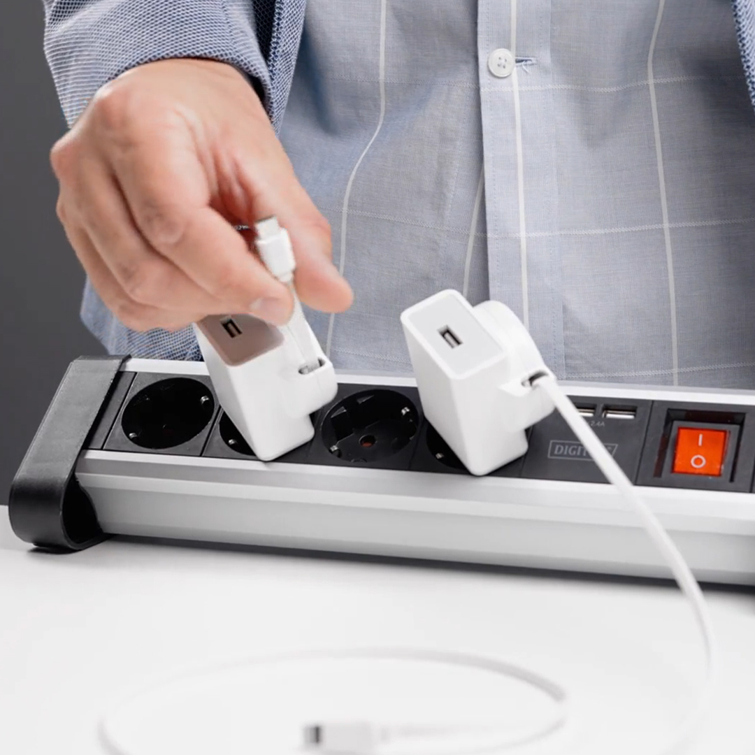 The Compact Charging Solution With A Built-In Retractable Cable