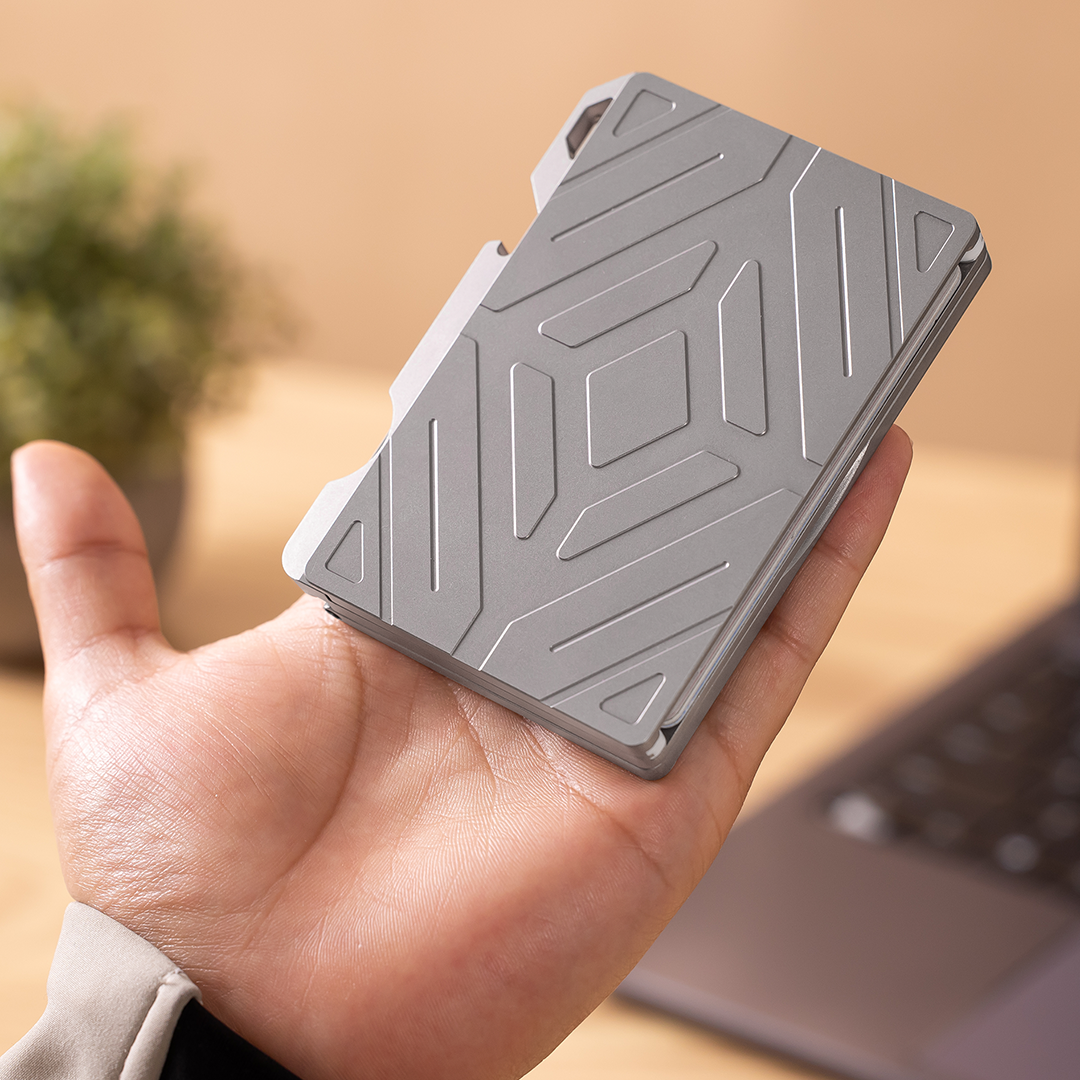 GR5 Titanium Wallet With 180 degrees Vault