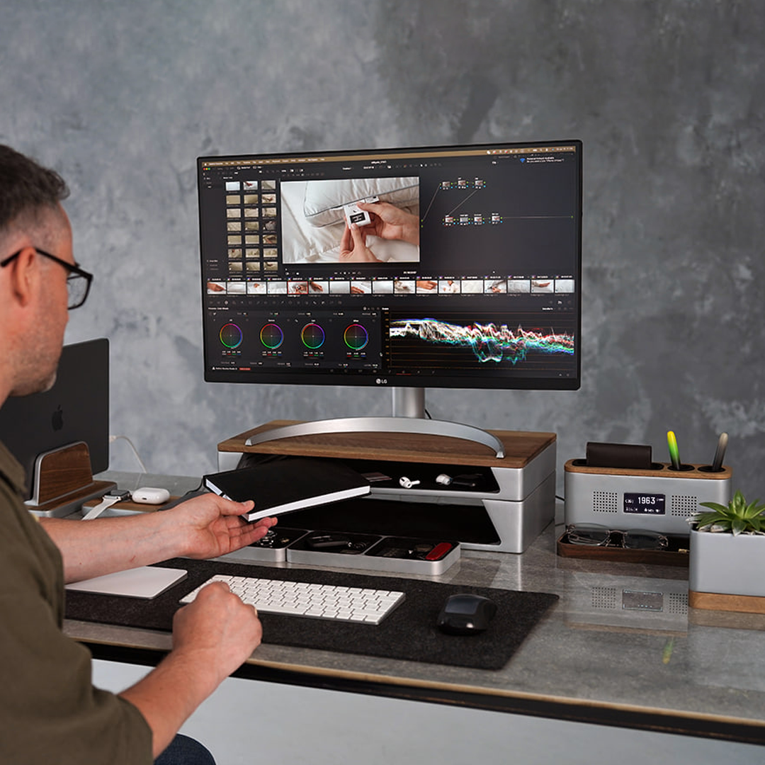 Your Desk, Finally Working Together