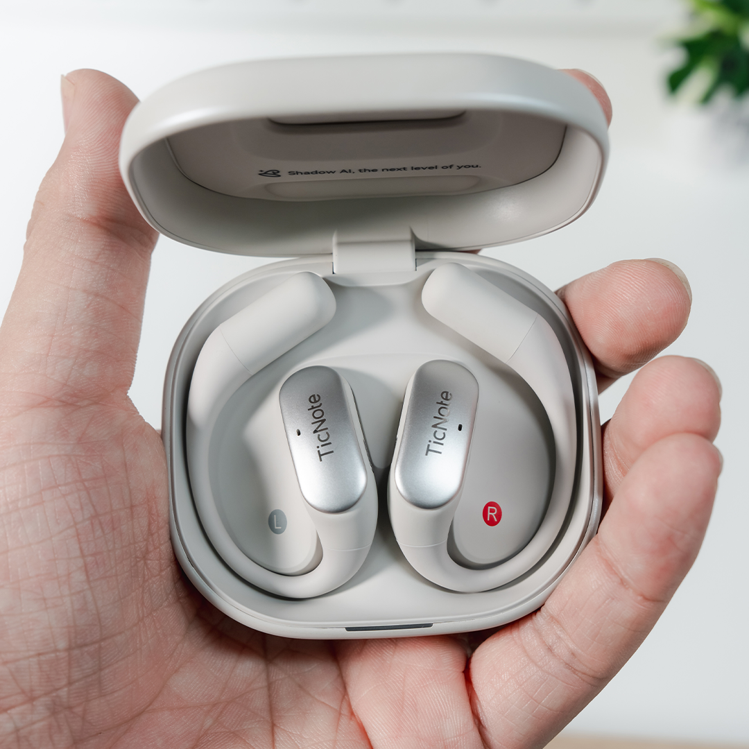 These 4G Earbuds Take Notes