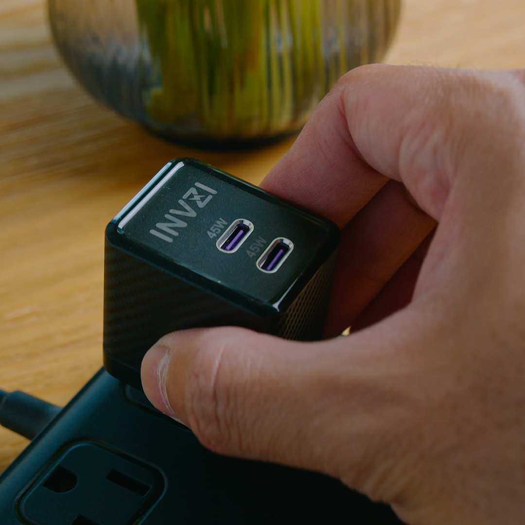 World's Smallest 45W Dual USB-C GaN Charger