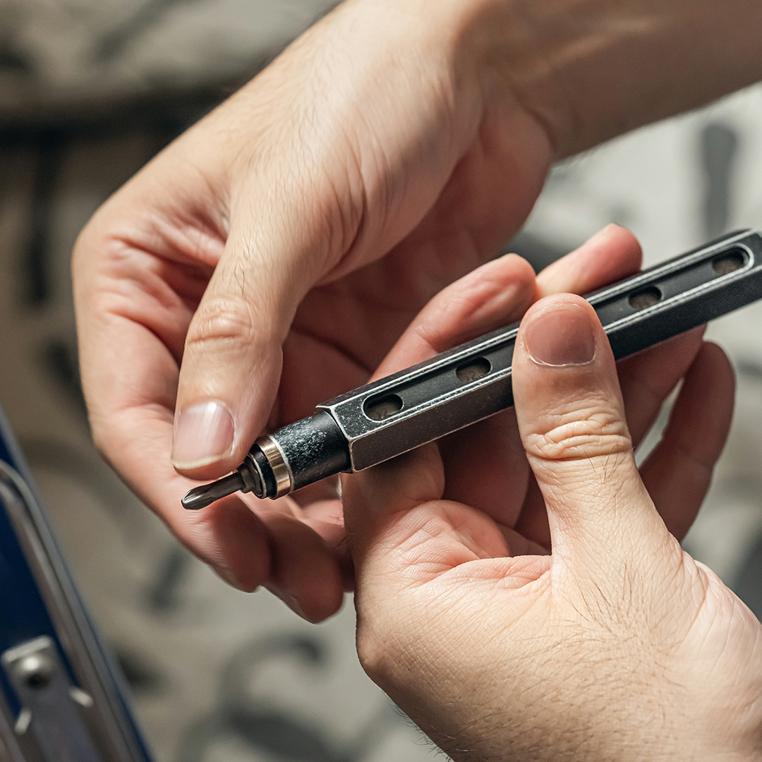 Tool Pen With Sleek Pop-A-Point Bit Swapping