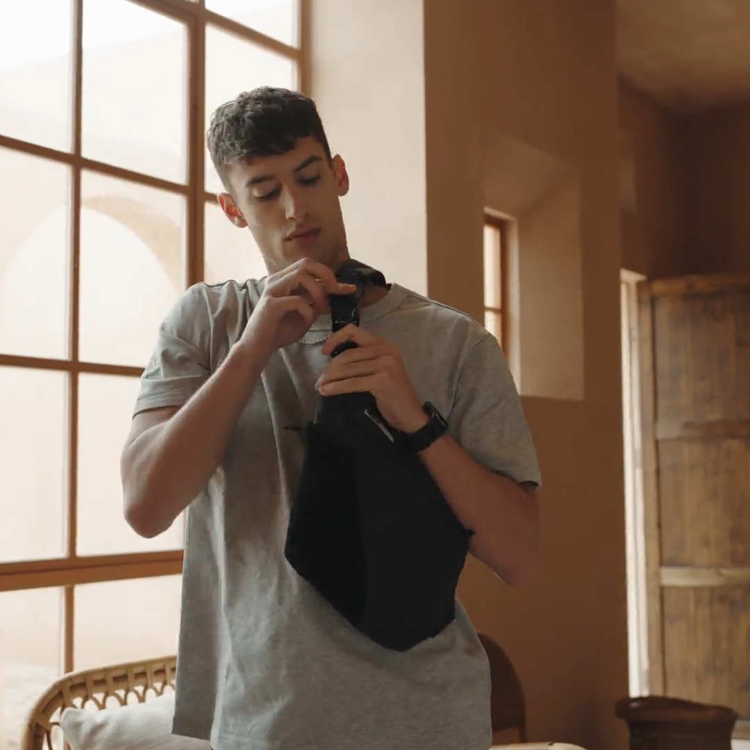 A Slim Modular Urban Bag That Moves With You