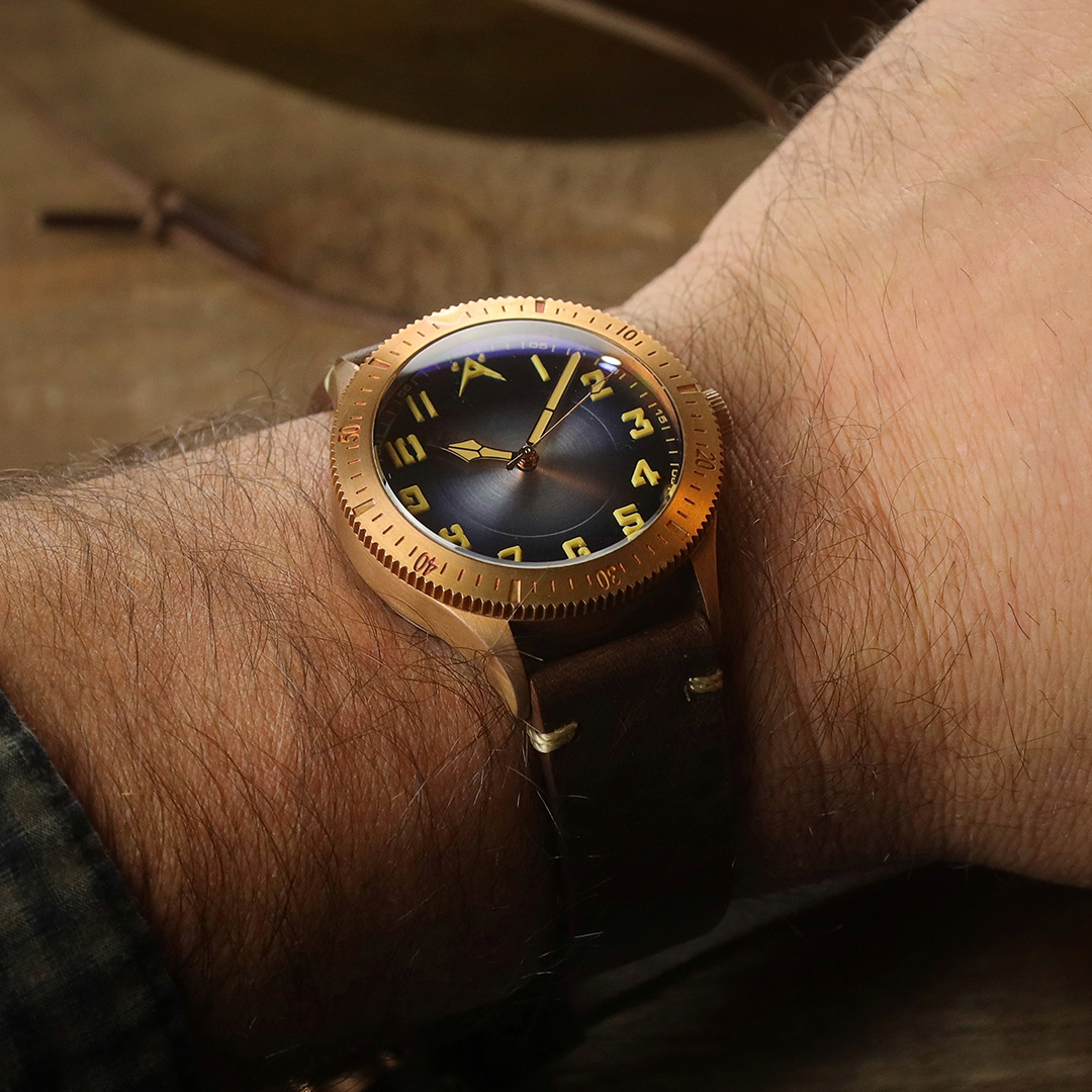 Vintage-Inspired Bronze Pilot Dive Watch