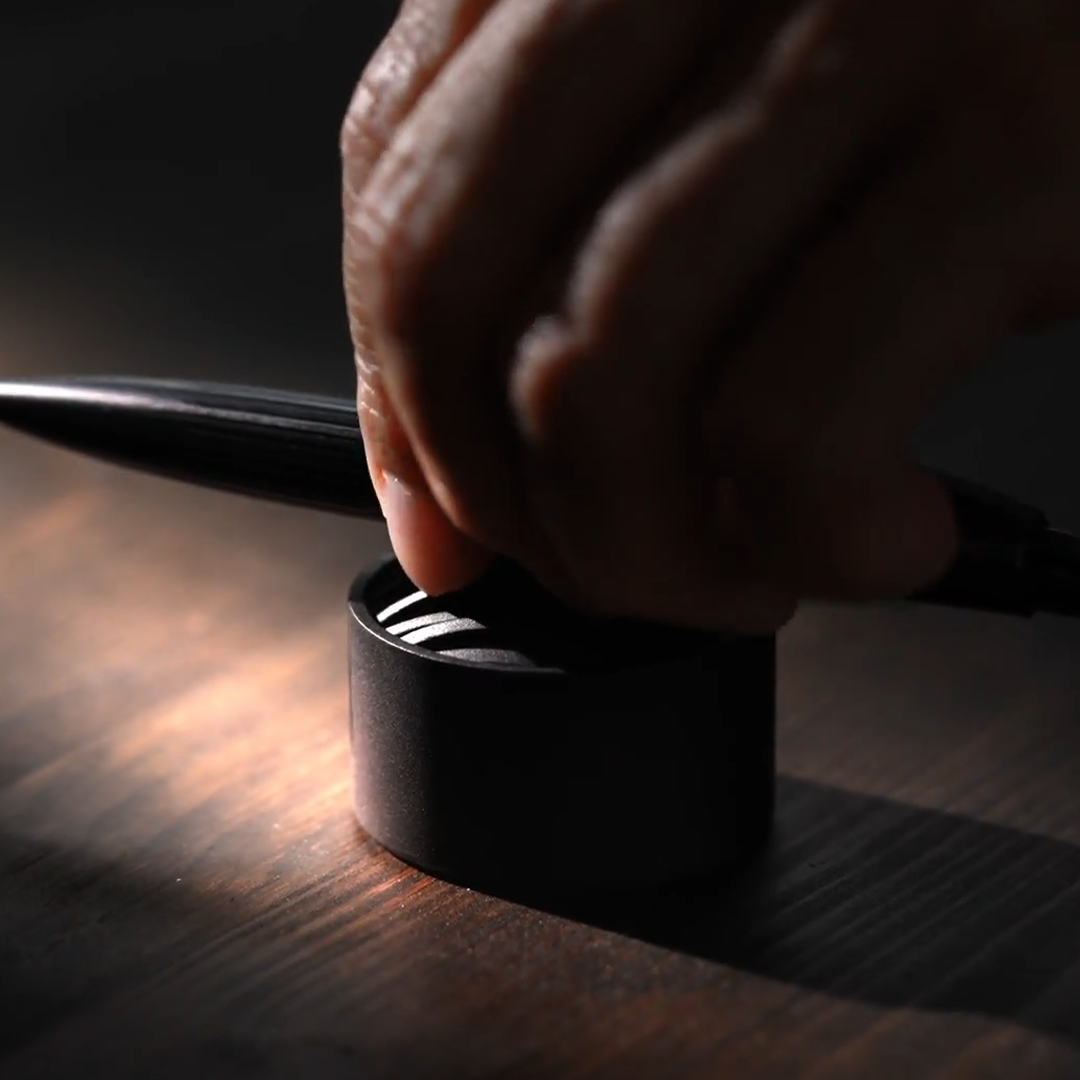 The Ballpoint That Stands With Poise