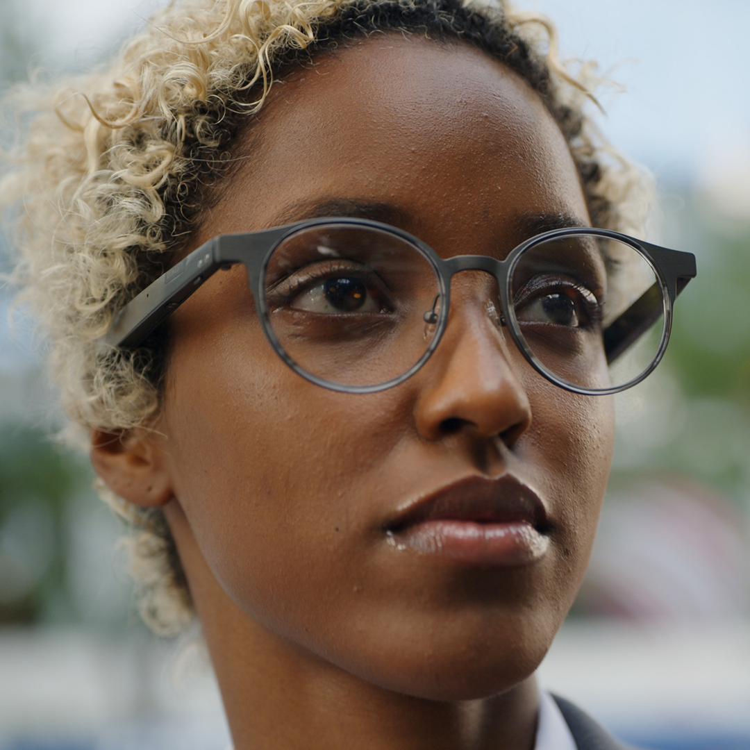 Titanium AI Glasses for Effortless Productivity