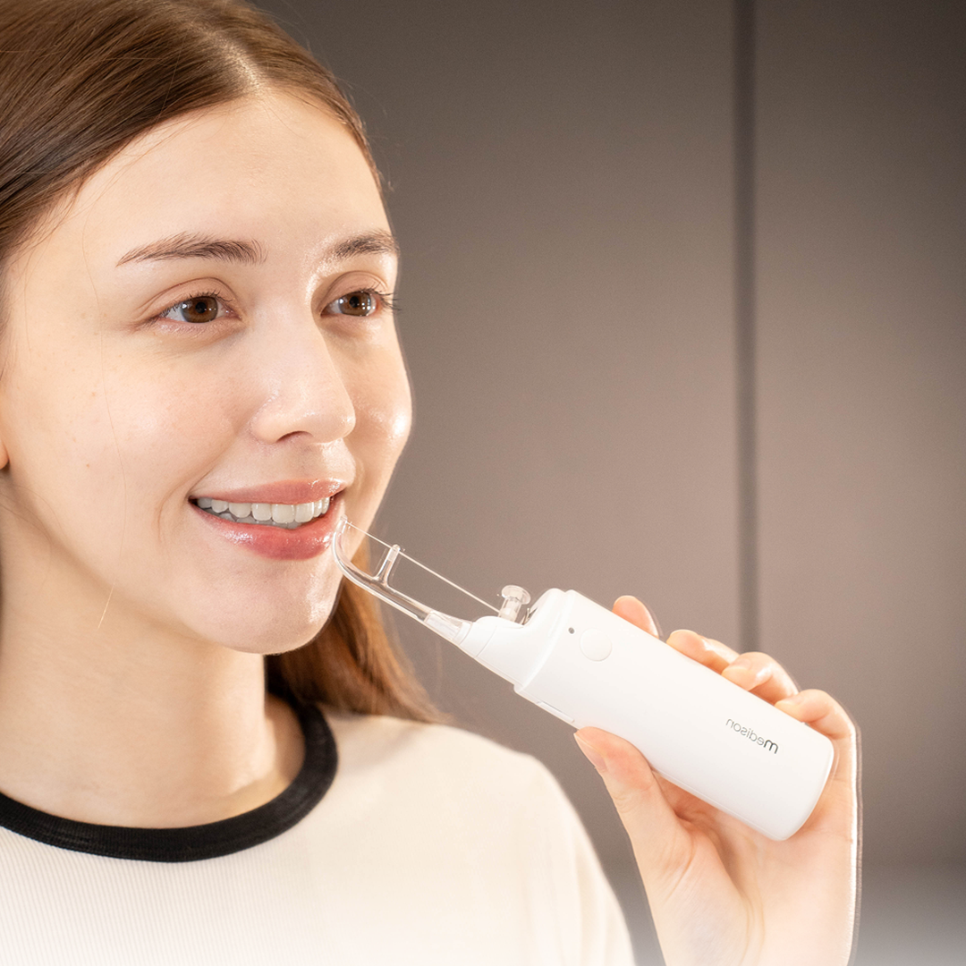 One Press. Fresh Floss Ready.