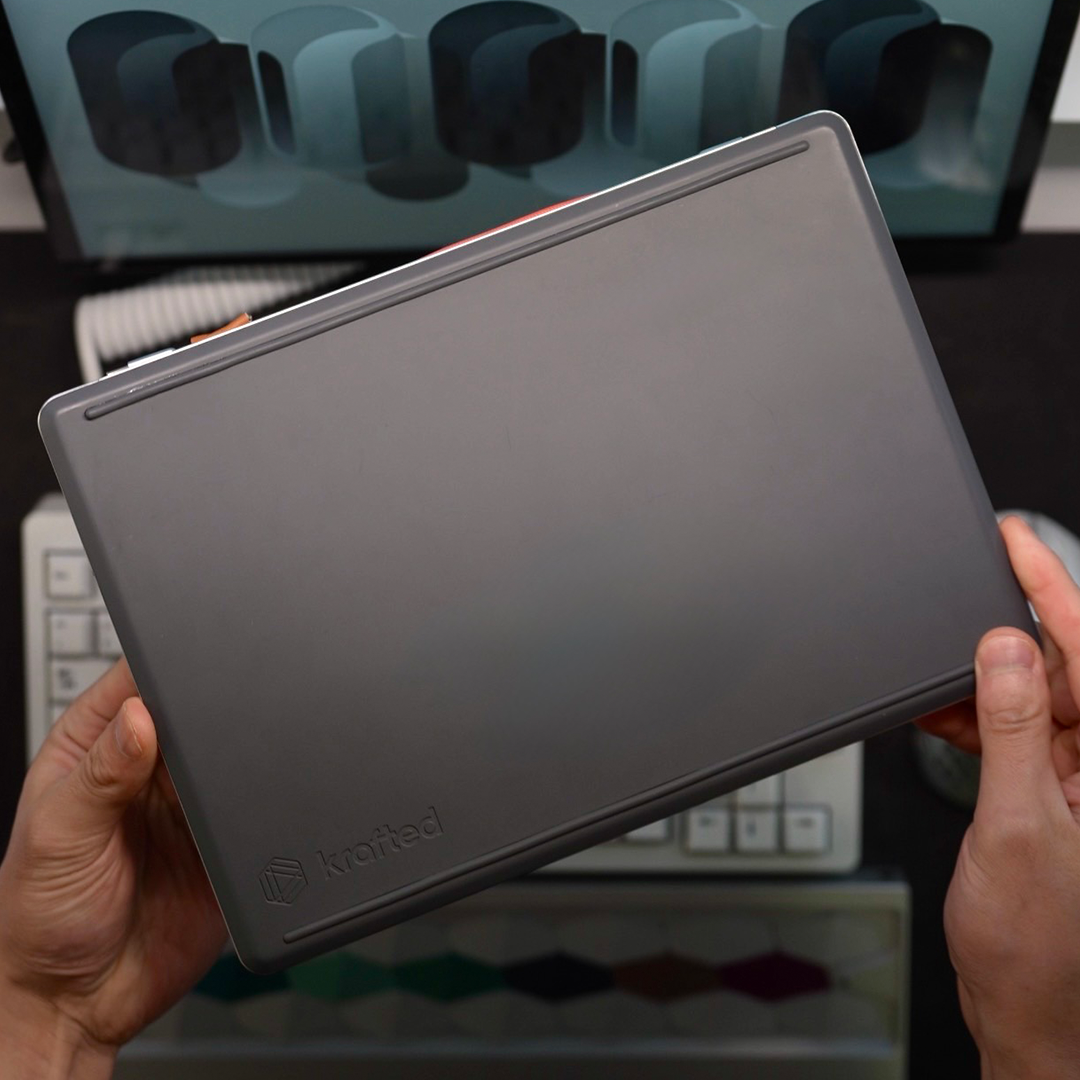 Ultra-Slim Power: 4x Laptop, 6x Phone