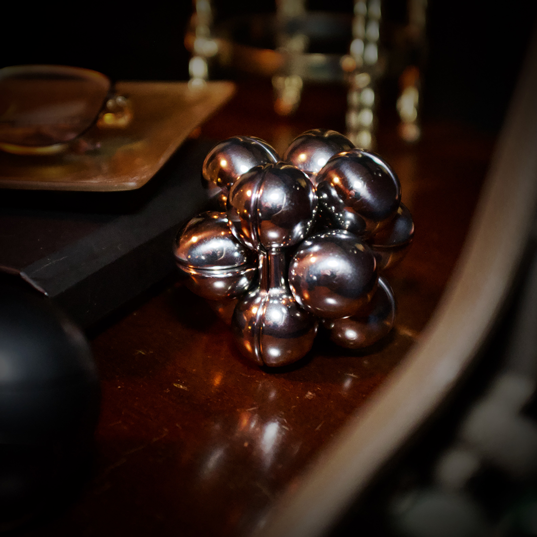 An Atom Inspired Mechanical Puzzle