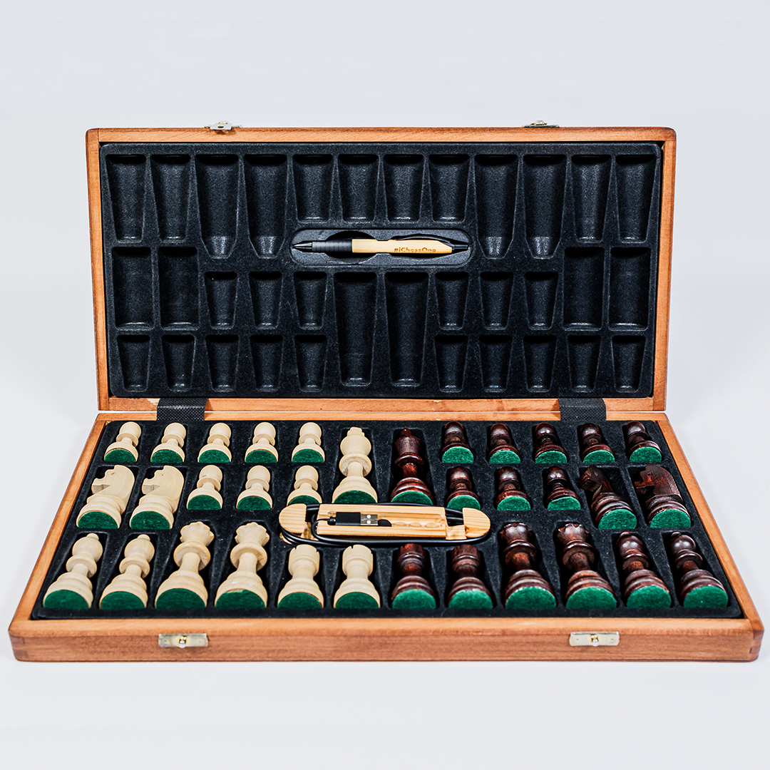 The First Foldable Electronic Chess Board Made Of Wood