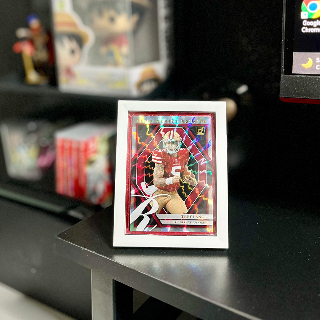 Magnetic Card Display That Grows With Your Collection