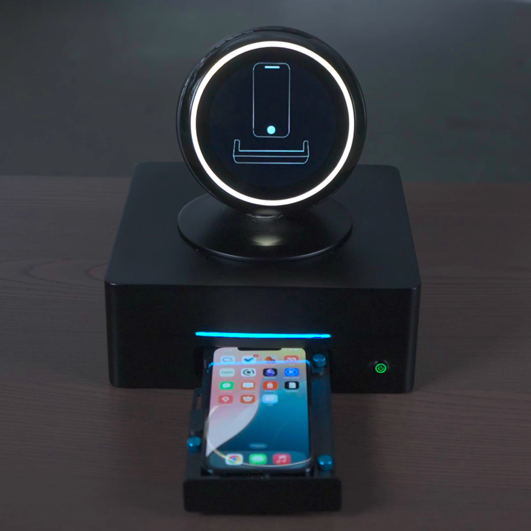 An AI That Actually Uses Your Phone