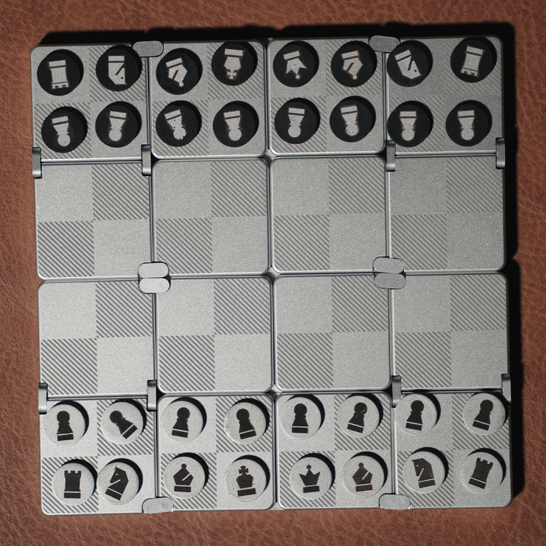 Infinitely Foldable Pocket Chessboard