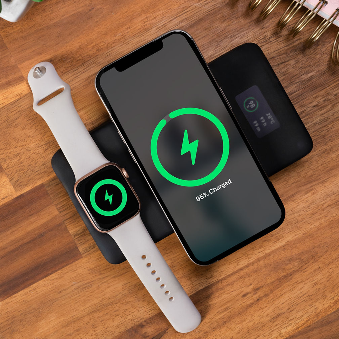 275W, OLED Screen Powerbank Charges MacBook & IPhone Fast