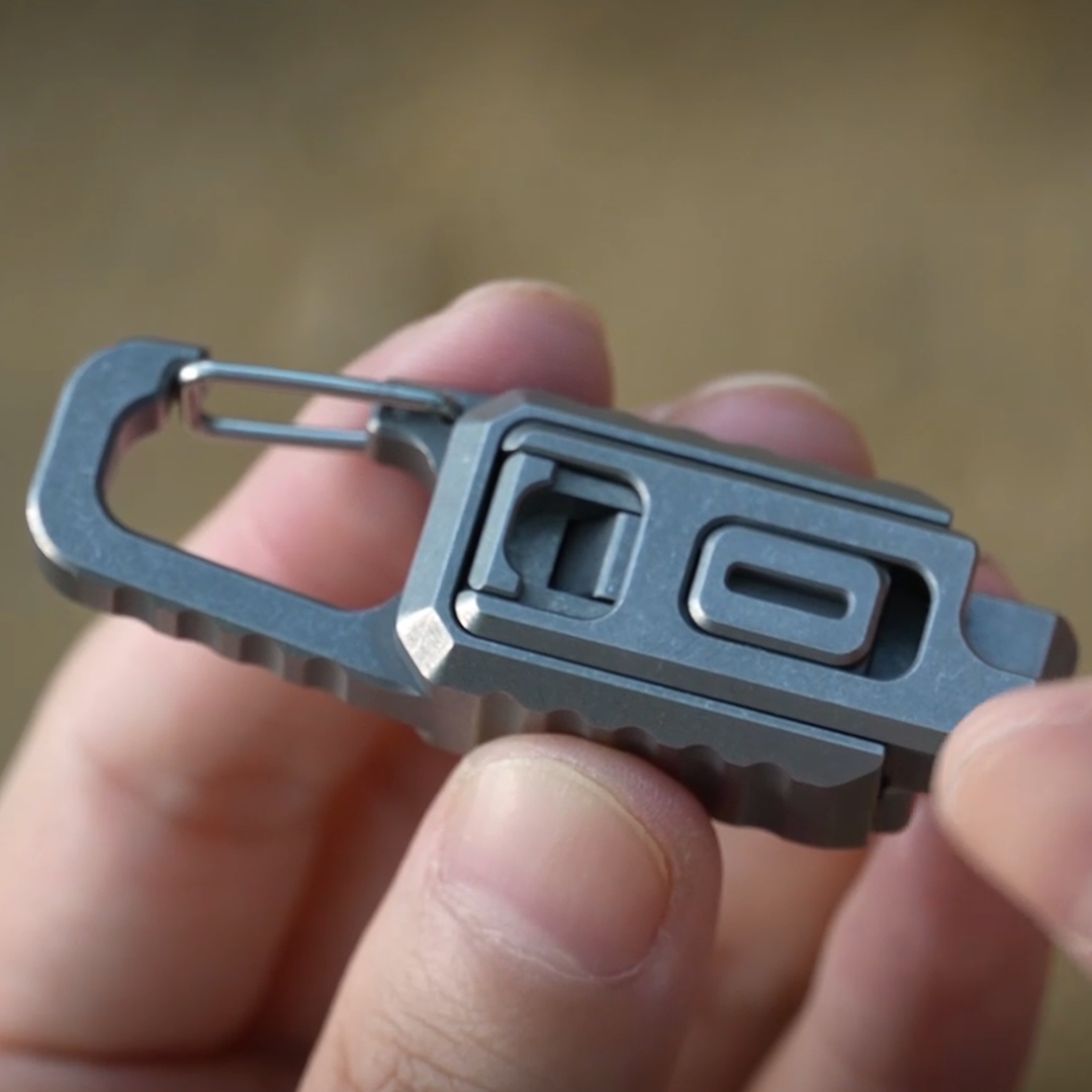 The Dual Quick-Release That Organizes EDC
