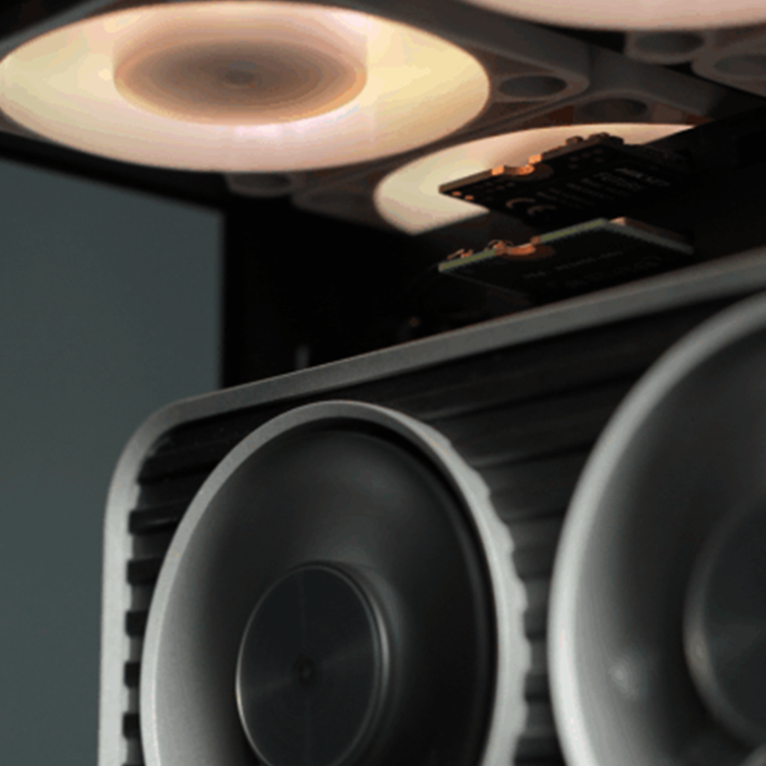 The 4.75L PC That Runs 6 Displays