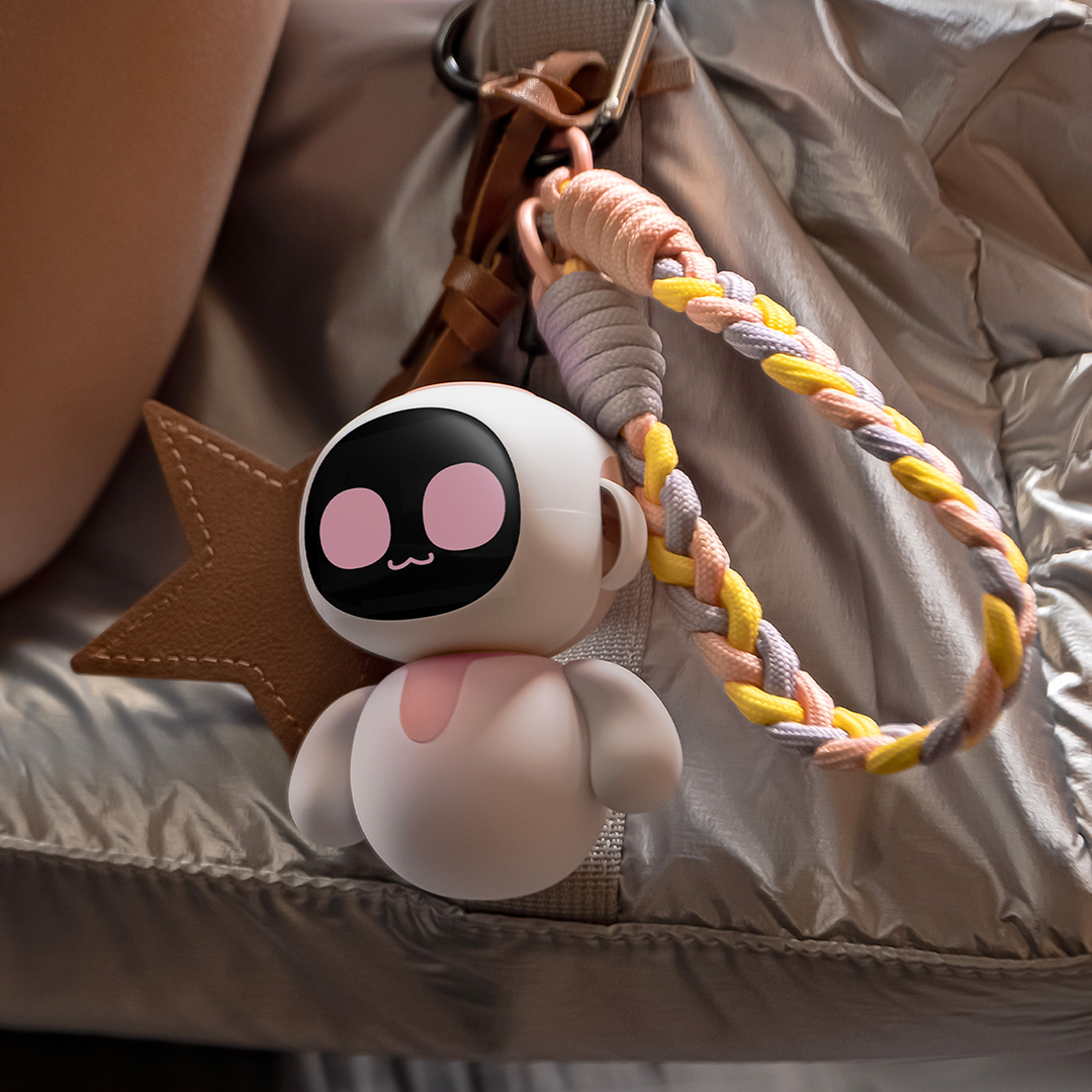 Expressive Keychain Robot With AI Chatting
