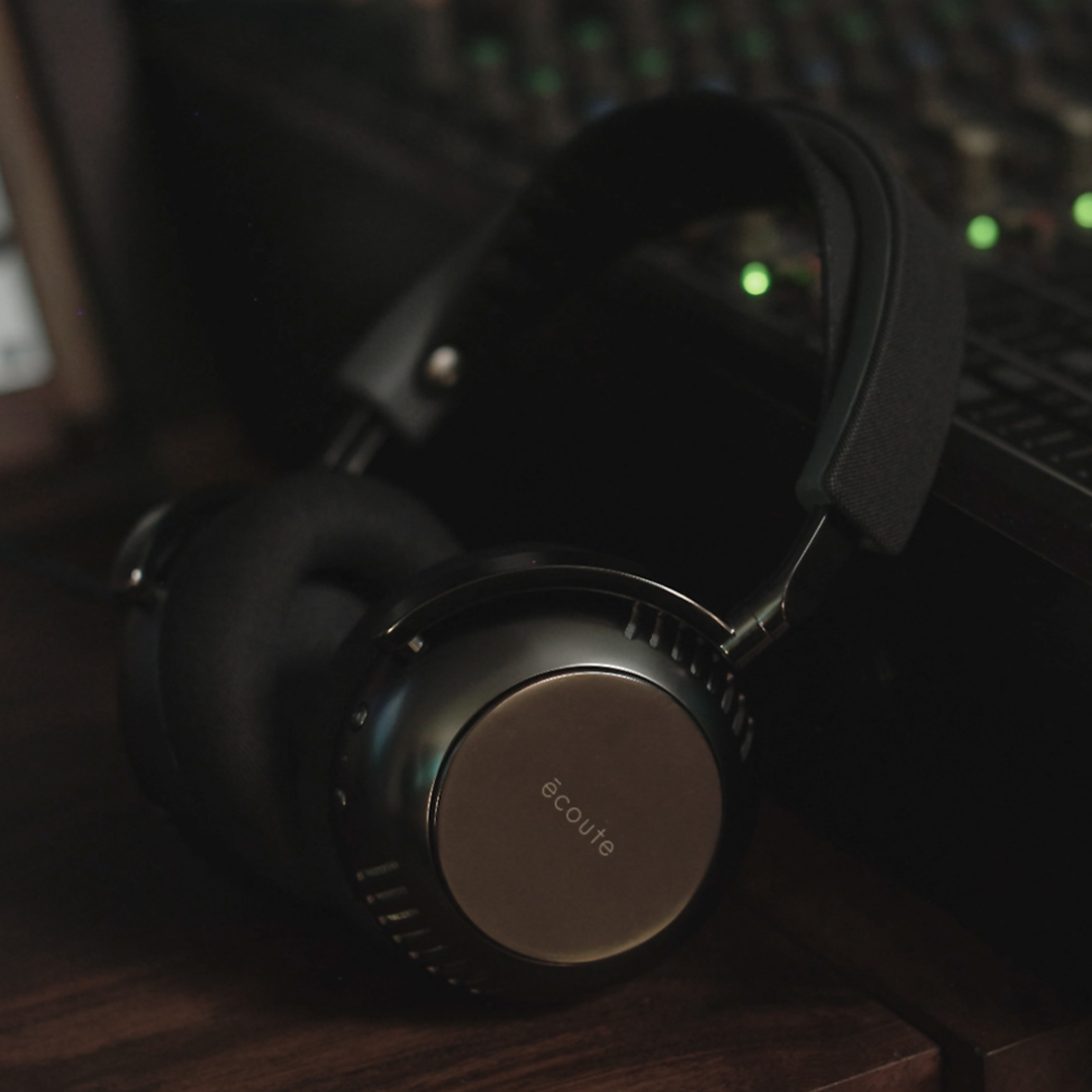 A Complete Hi-Fi System Inside Headphones