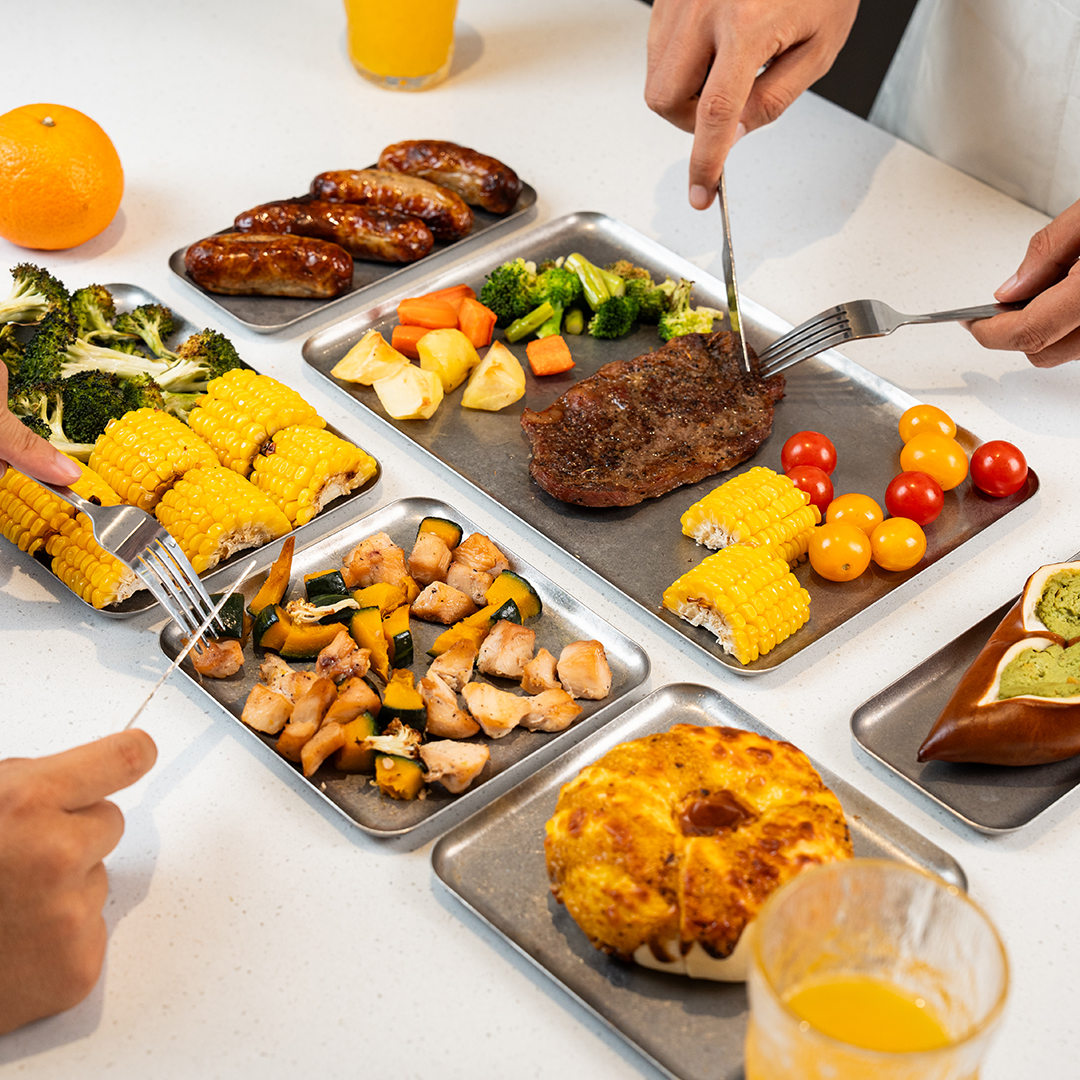 Modular Titanium Trays for Perfect Meals