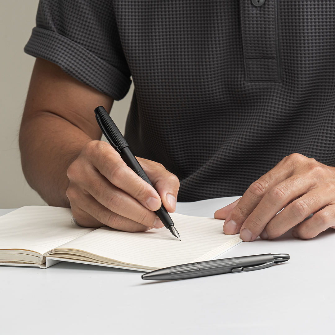 The Fountain Pen That Refills Fast