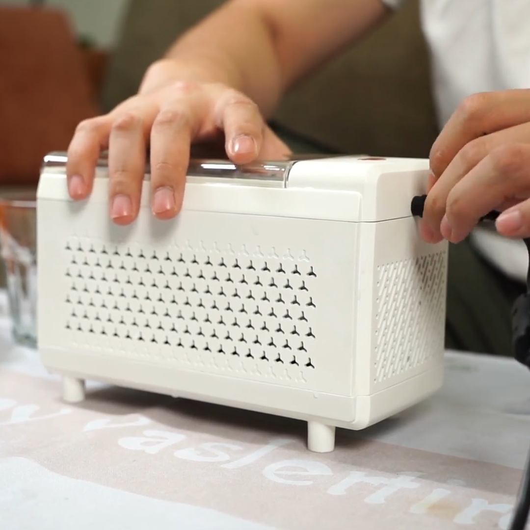 Make Ice in Seconds, Anywhere